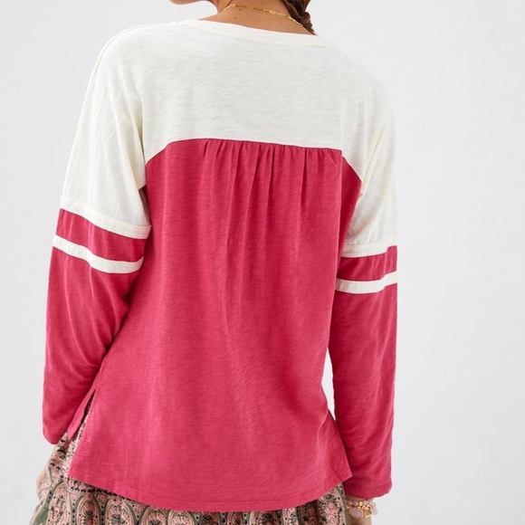 Anthropologie V Neck Tee - Picture 2 of 8